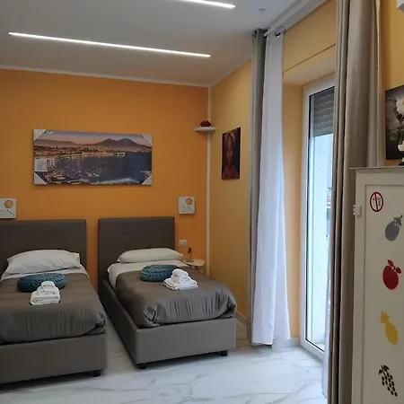 Stazione Casa Di Lucio * Неаполь